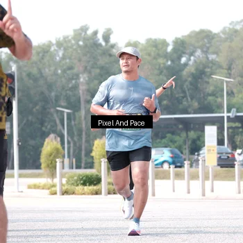 Runner Photo 6791113