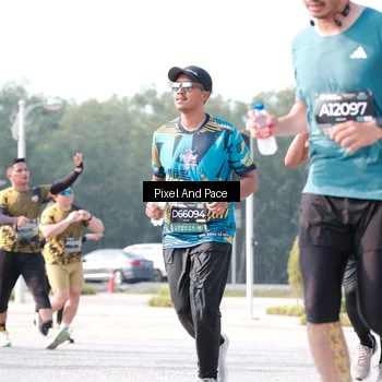 Runner Photo 6791200
