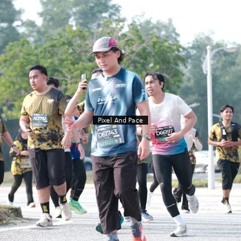Runner Photo 6791300