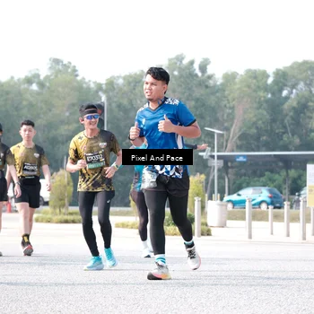Runner Photo 6791424
