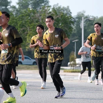 Runner Photo 6791501