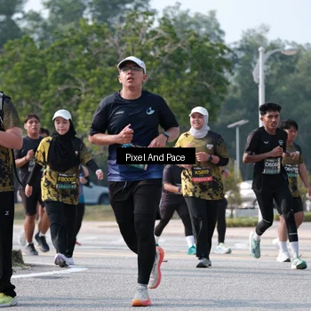Runner Photo 6792059