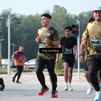 Runner Photo 6792104