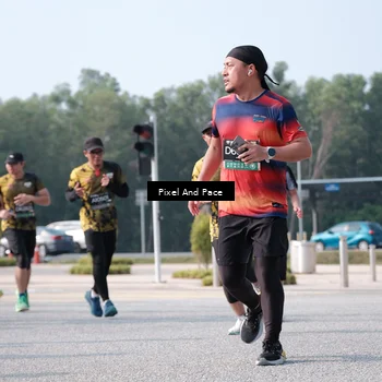 Runner Photo 6792135