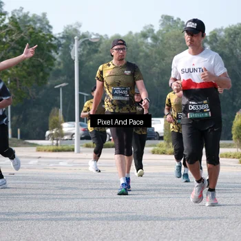 Runner Photo 6792414