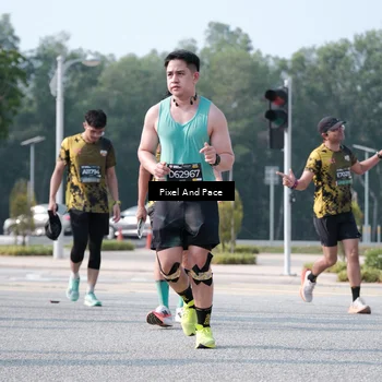 Runner Photo 6793022
