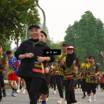 Runner Photo 6793063