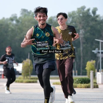 Runner Photo 6793075