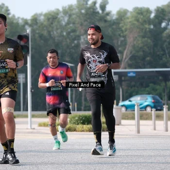 Runner Photo 6793119