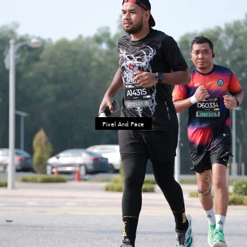 Runner Photo 6793147