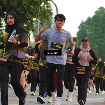 Runner Photo 6793313