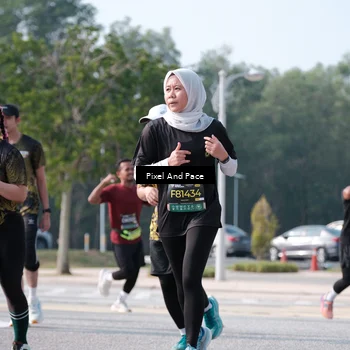 Runner Photo 6793675
