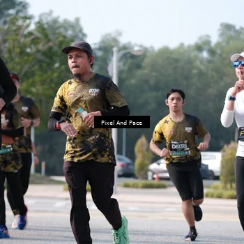 Runner Photo 6793816