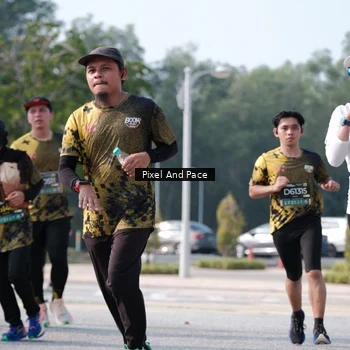 Runner Photo 6793859