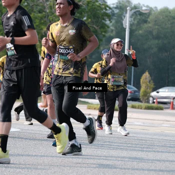 Runner Photo 6793907