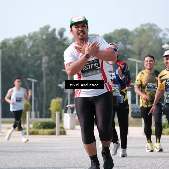 Runner Photo 6794102