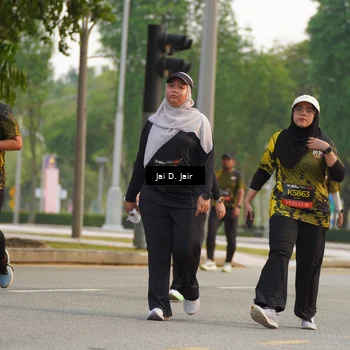 Runner Photo 6794400