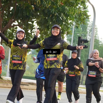 Runner Photo 6794673