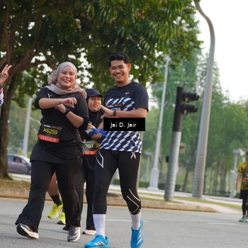 Runner Photo 6794692