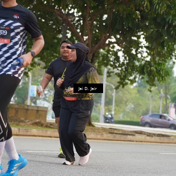 Runner Photo 6794703