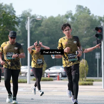 Runner Photo 6795129