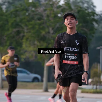Runner Photo 6795890