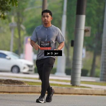 Runner Photo 6796040