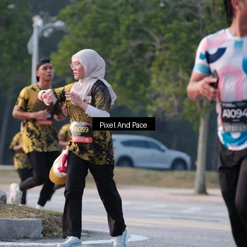 Runner Photo 6796070