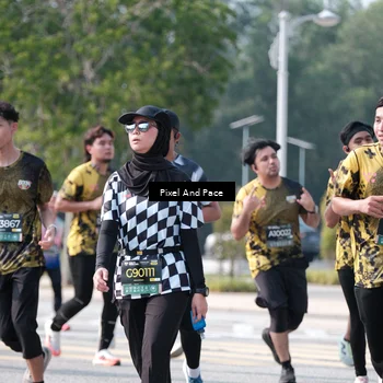 Runner Photo 6796211