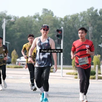 Runner Photo 6796519
