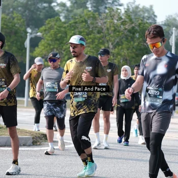 Runner Photo 6796553