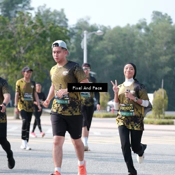 Runner Photo 6796592