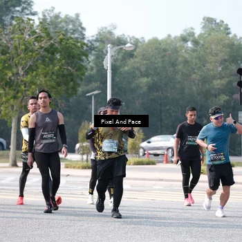 Runner Photo 6796625