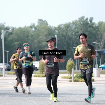 Runner Photo 6796736