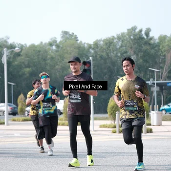 Runner Photo 6796741
