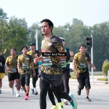 Runner Photo 6796769