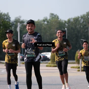 Runner Photo 6797079
