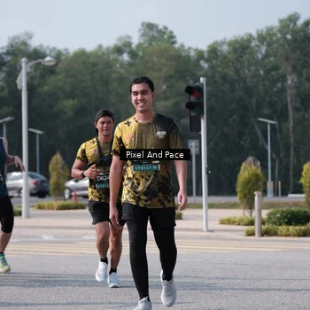Runner Photo 6798013