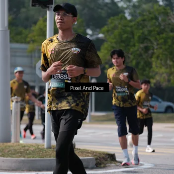 Runner Photo 6798031