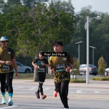 Runner Photo 6798059