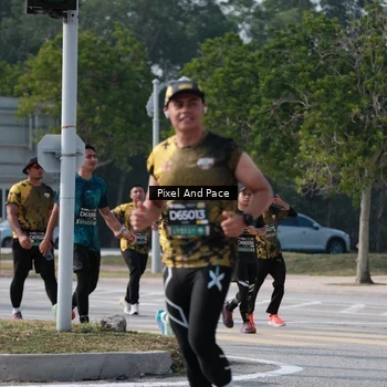 Runner Photo 6798083