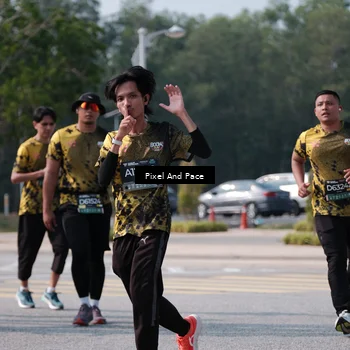 Runner Photo 6798126