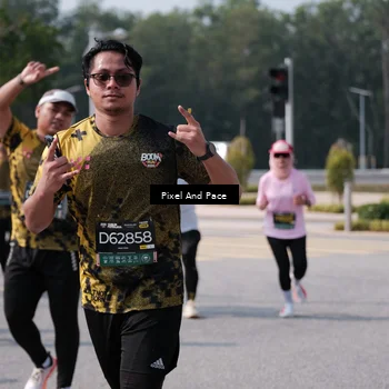 Runner Photo 6798504
