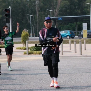 Runner Photo 6798640