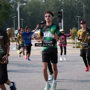 Runner Photo 6798697