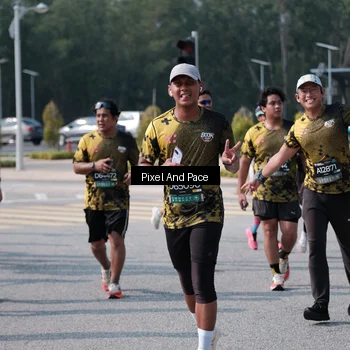 Runner Photo 6798740