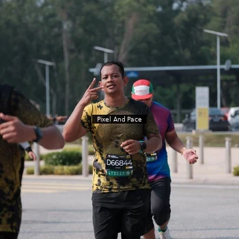 Runner Photo 6798915