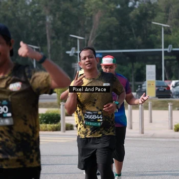 Runner Photo 6798921