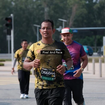 Runner Photo 6798933
