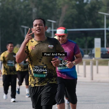 Runner Photo 6798945